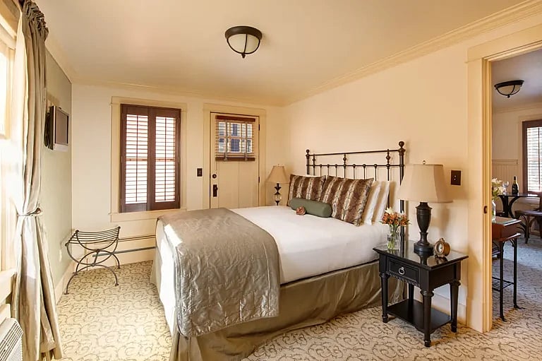 The Chamberlin Inn's Garden Apartment provides the ultimate luxury and comfort with relaxing comfortable beds for your stay.