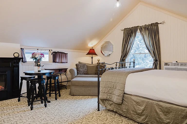The garden loft apartment at The Chamberlin Inn provides comfort and luxury in the historic western town of Cody, Wyoming.